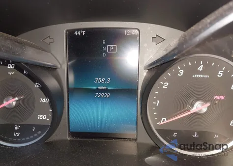 2019 Mercedes-Benz C 300 4Matic z USA, uszkodzony, nr VIN 55SWF8EB4KU310012